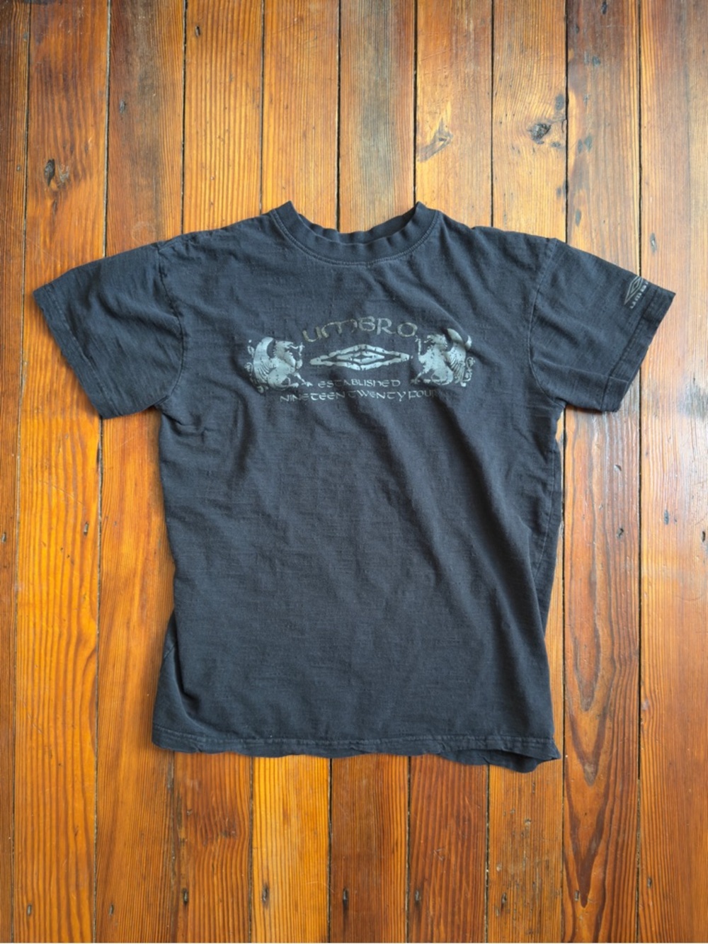 Vintage 00s y2k Umbro black tshirt 100% cotton men’s small